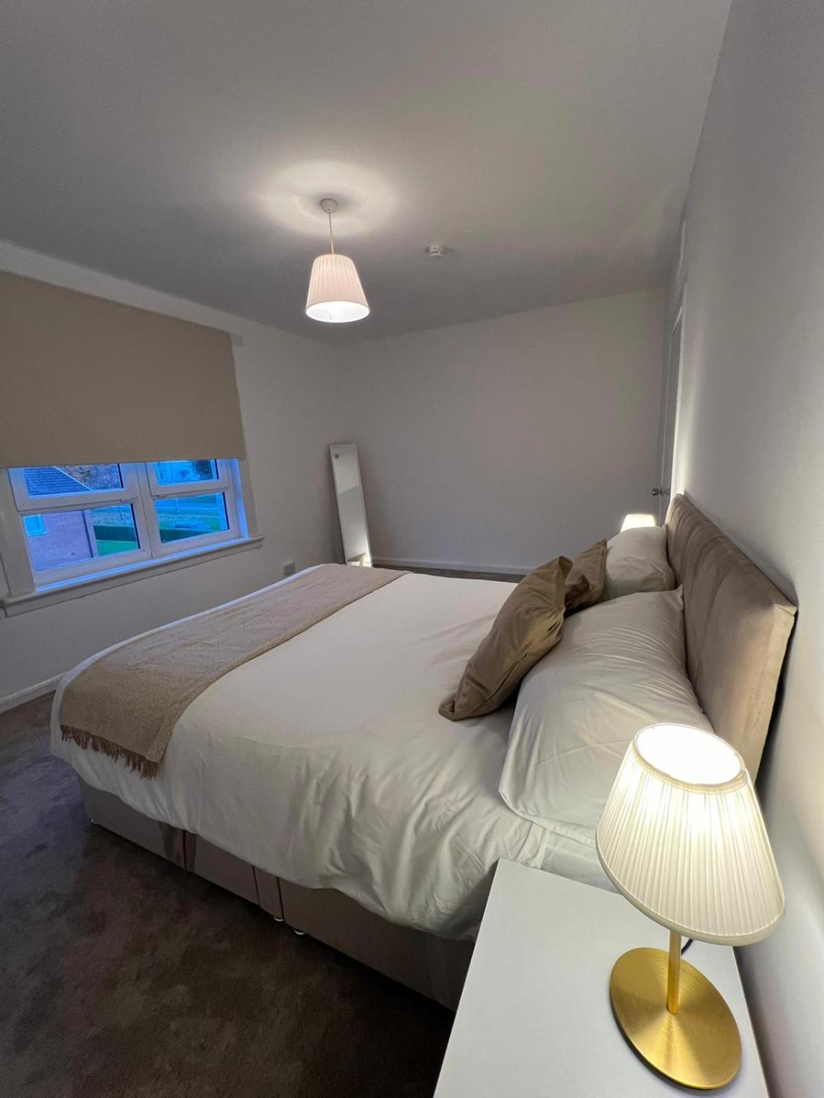 Archillects Entire Two Bedroom Comfy House - Free Parking Глазгоу Екстериор снимка